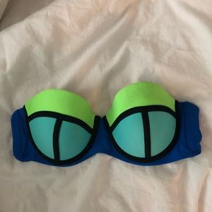 strapless swim top (push-up)